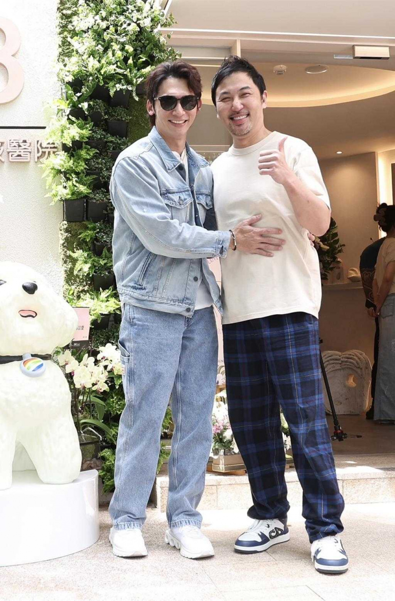 温昇豪(右)與李進良頗有私交。(圖/報系資料照)