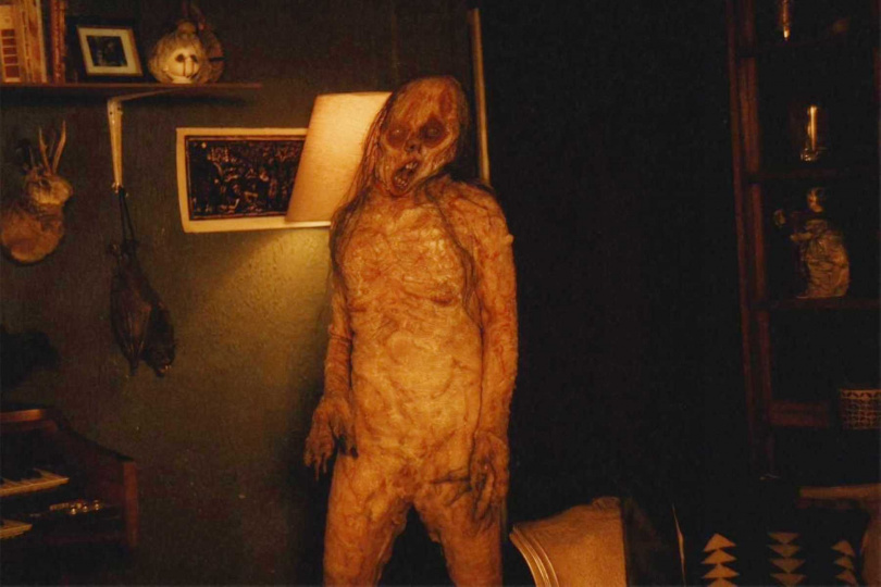 為了讓邪靈有近在身邊的驚嚇感，劇組請來肢體表演者演出，讓恐懼感再度提昇。（圖／采昌提供）