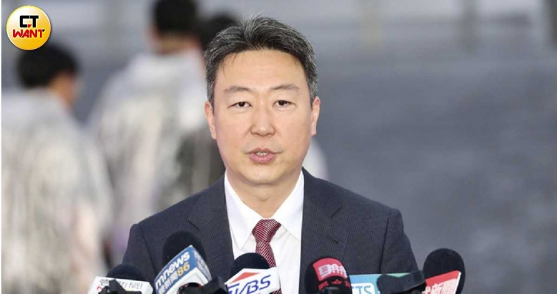 淡江大橋通車適逢交通部長陳世凱(圖)生日,引起熱議。(圖/方萬民攝)