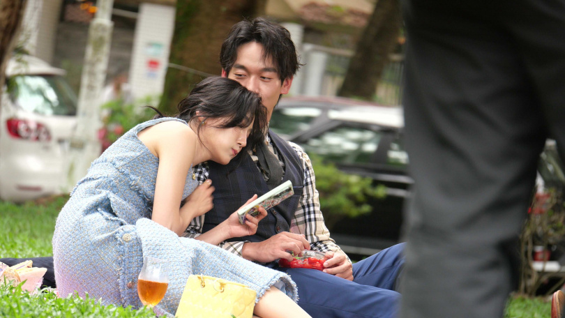 簡劭峰疑似加戲親了王瑋鍾的頭髮。(圖/本刊攝影組)