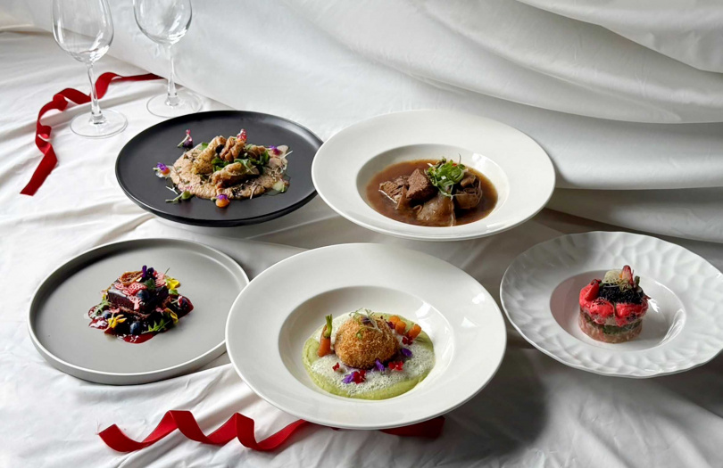 台中Moxy酒店於2/13至2/14推出情人節住房與餐飲專案，內含雙人享用的海陸情人節套餐。（圖／台中Moxy酒店提供）