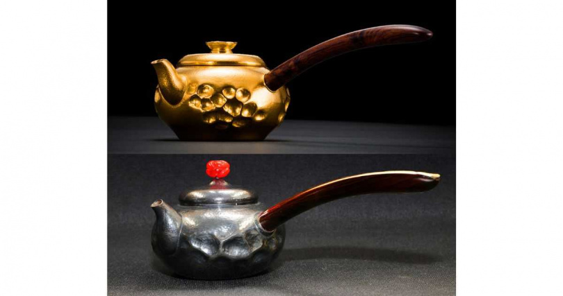 置茶後注水無須開蓋的金「珊瑚」注泉壺與銀「珊瑚」。（圖╱吳德亮攝）