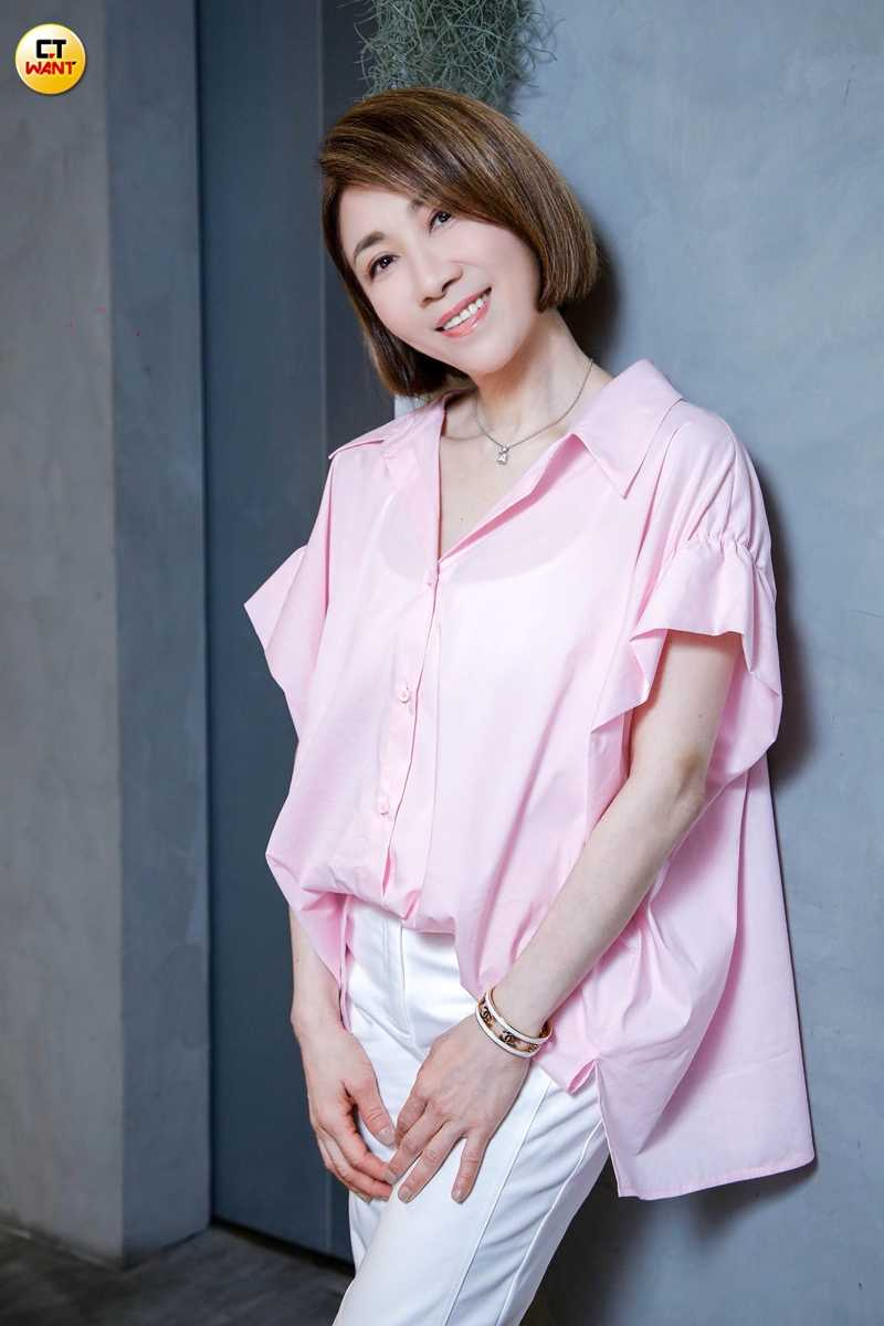 李翊君唱過國台語金曲無數,大方透露演唱會歌單多達40首,甚至已超時。(圖/趙文彬攝)