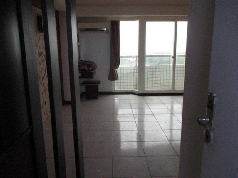 宜蘭分署釋出多項大戶資產法拍，包括吸金案吳姓男子名下五結土地、欠稅大戶秦姓男子海景套房、礁溪溫泉套房、壯圍土地等動產，吸引民眾關注。（圖／翻攝畫面）