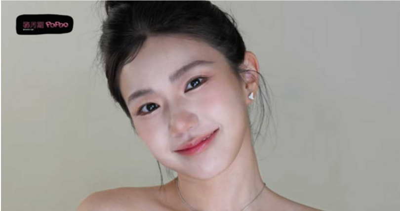 家寧16日無預警上線新影片，素顏入鏡分享日常萬用妝容步驟。（圖／翻攝自YouTube／秘月期POPOO）