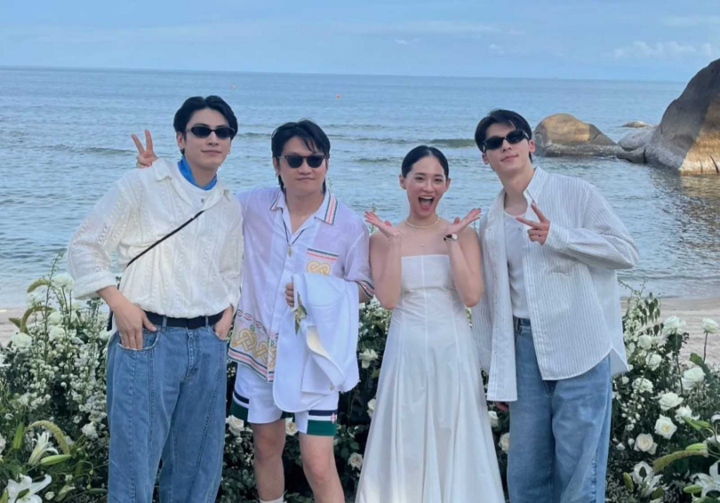 許光漢(右一)在2024年曾赴泰國蘇美島參加曾國宏(左二)補辦的婚禮。(圖/翻攝自宋柏緯IG)