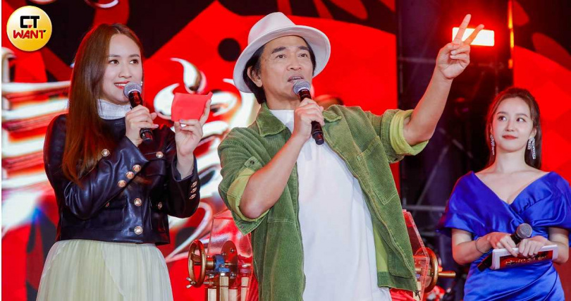 吳宗憲、吳姍儒擔任抽獎嘉賓。（圖／趙文彬攝）