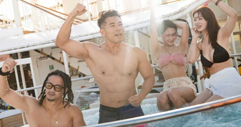 雙泳池派對。（圖／STEPC提供）