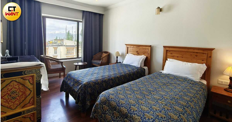 Lakrook boutique stay的房間簡約舒適，開窗便可見迷人山景。（圖／魏妤靜攝）