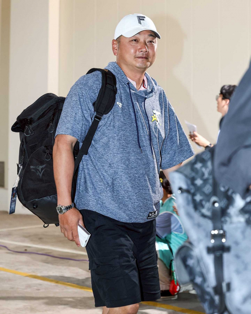 樂天桃猿首席教練曾豪駒。(圖/翻攝臉書/Rakuten Monkeys)