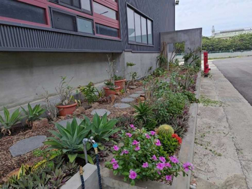 「下水汙泥」轉變為控制性低強度回填材料（CLSM）景觀粒料實績。（圖／翻攝自台南市政府官網）