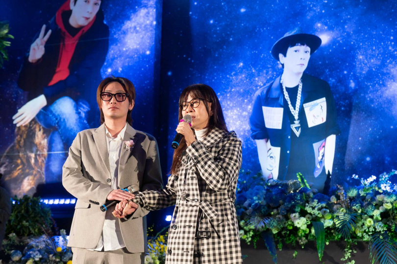 龍千玉、小俊在曹西平告別式致詞。（圖／冬瓜行旅提供）