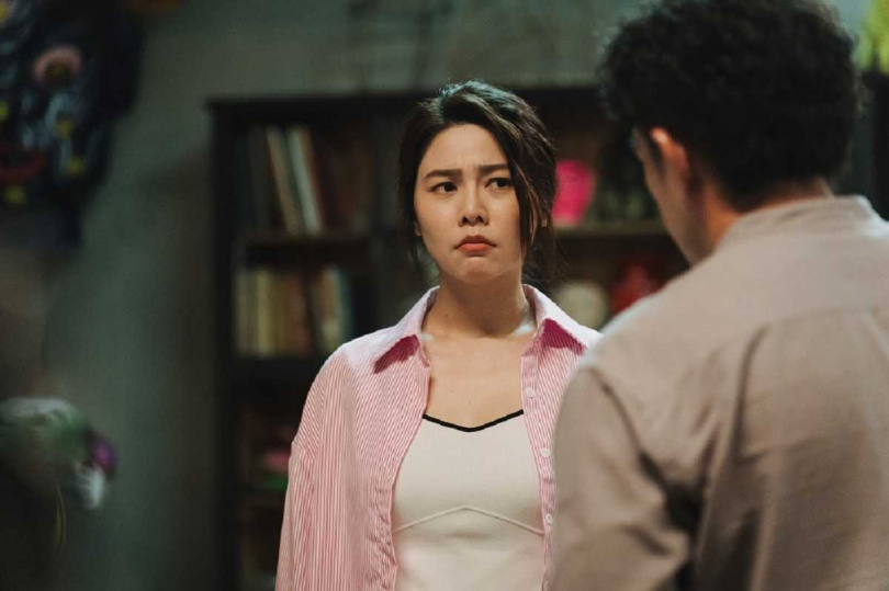 白家綺飾演「阿芬」，詮釋堅韌又溫柔的女性力量，角色歷經人生起伏，展現動人母愛與深刻情感。（圖／民視）