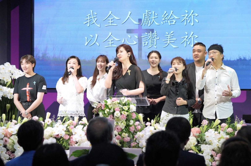 宋爸爸追思禮拜由藝起發光及藝之星教會共同協助籌備，現場氣氛溫暖。（圖／藝起發光、藝之星教會提供）