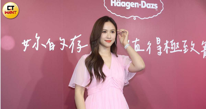 被爆轉賣公關品,吳姍儒透露品牌老闆打電話替她抱不平。(圖/楊澍攝)