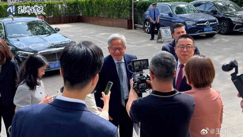 輝達執行長黃仁勳訪問大陸，受到高度關注。（圖／翻攝自玉淵譚天微博）