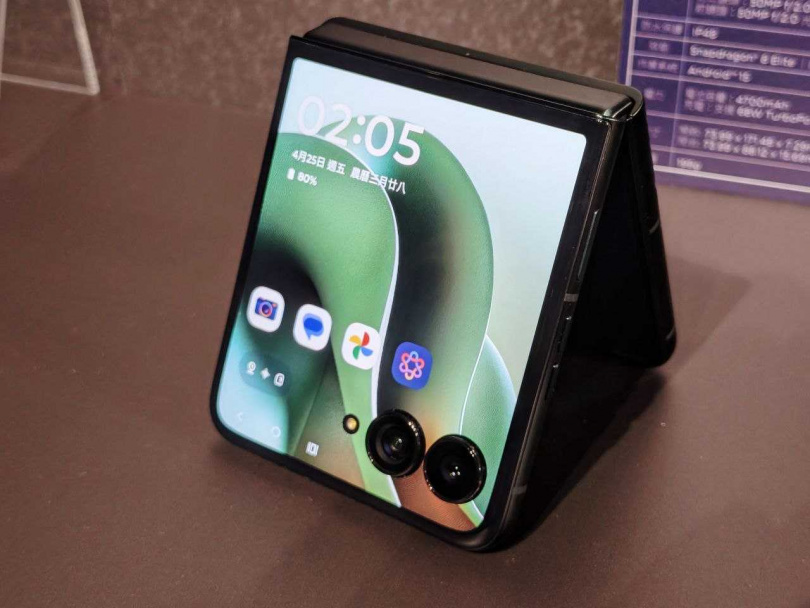 Motorola razr 60 Ultra。(圖/廖梓翔攝)