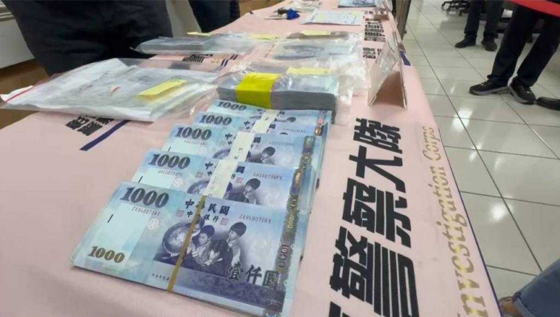 彰化縣警察局展示打詐成果。(圖/翻攝畫面)