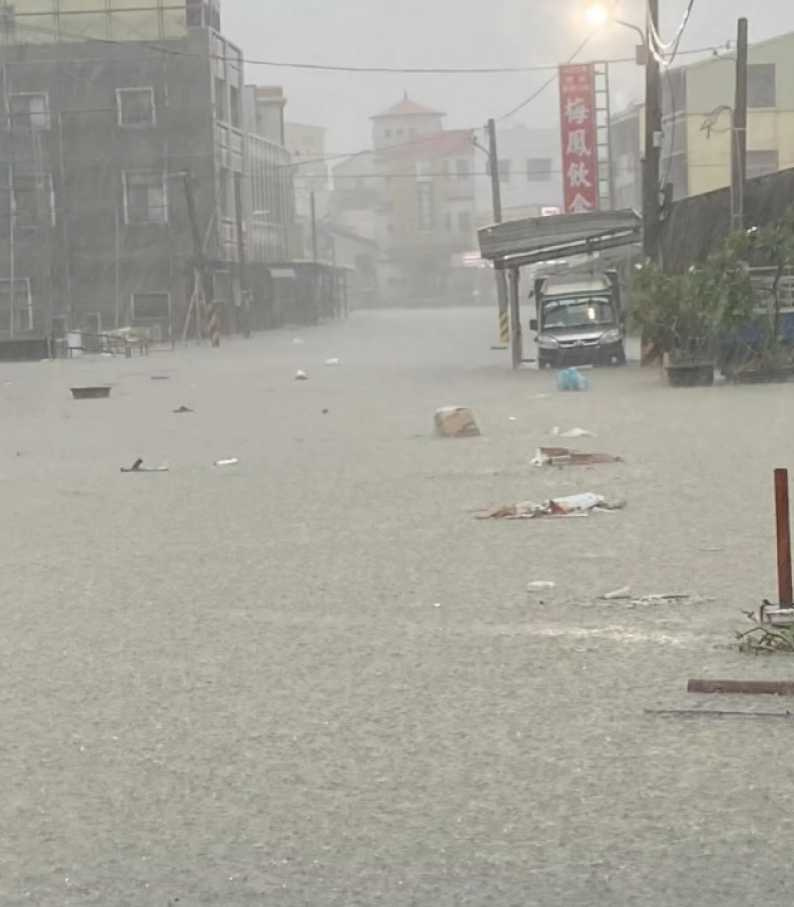 台南後壁淹水慘重。（圖／翻攝自爆料公社）