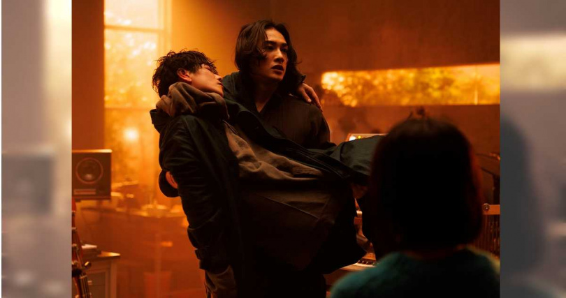 町田啓太在佐藤健身上感受到強烈的熱情及行動力,欣賞他每場戲都不輕易妥協的態度。(圖/Netflix提供)