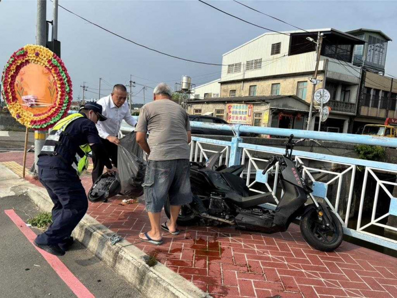 2025年8月8日苗栗縣／苗栗縣公館鄉119甲線（沿山道）東西橋路段，8日下午3點30分左右，一輛白色休旅車疑似逃避警方追捕，闖紅燈攔腰撞上直行機車，導致41歲劉姓騎士重傷，經緊急送醫搶救，目前仍在加護病房觀察。（圖／翻攝畫面）