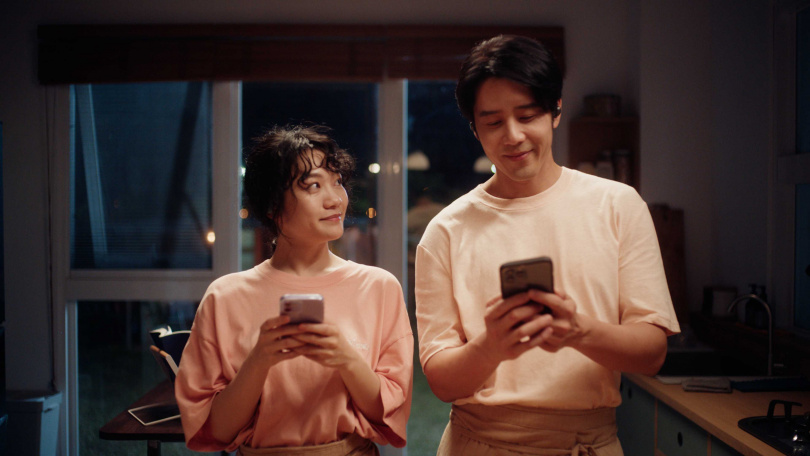 胡宇威（右）和李玲葦劇中將展開一段「食療系戀愛」。（圖／公視+）