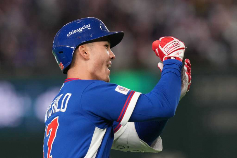 台美混血球員費爾柴德在經典賽連兩場開轟，表現受到關注。