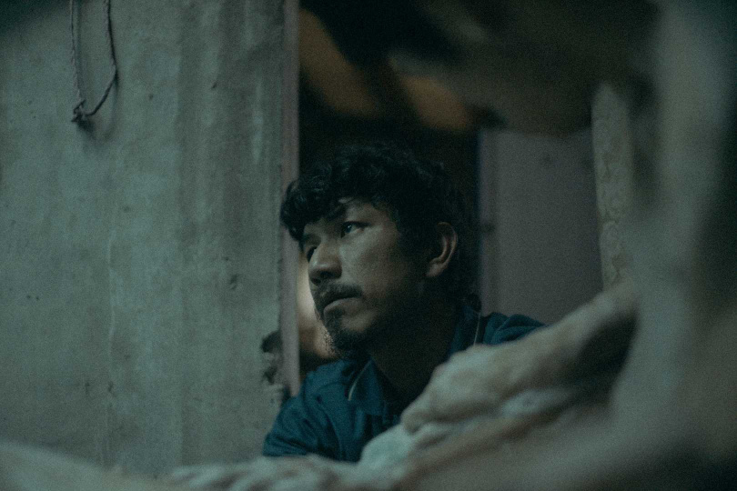 萬洛‧隆甘迦在《白衣蒼狗》中飾演泰國移工悟姆。(圖/牽猴子提供)