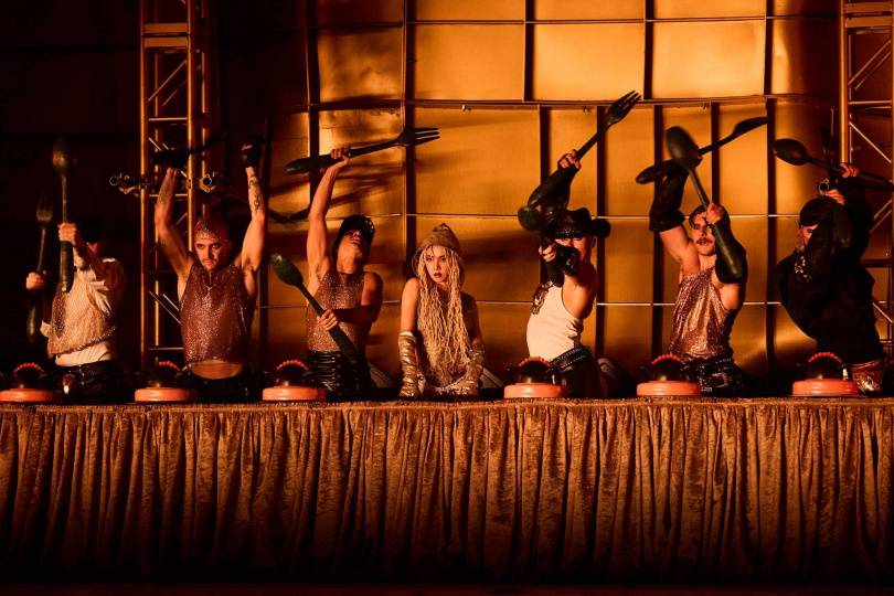 蔡依林透露演唱會道具中,〈WOMAN’S WORK〉中的桌子最考驗運氣。(圖/凌時差提供)