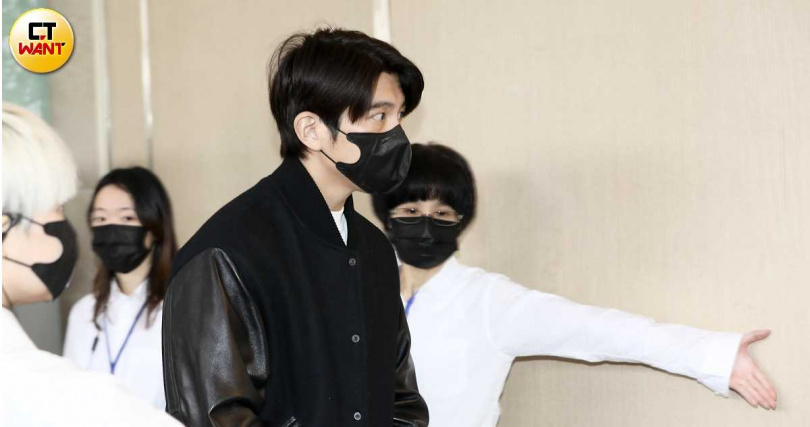 修杰楷到場悼念。(圖/侯世駿攝)