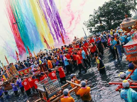神巡海岸・藝遊鹽境:走訪嘉義沿海民俗祭典,順遊七股鹽山感受一見雙雕藝術魅力。(圖片來源/雲嘉南濱海國家風景區管理處)