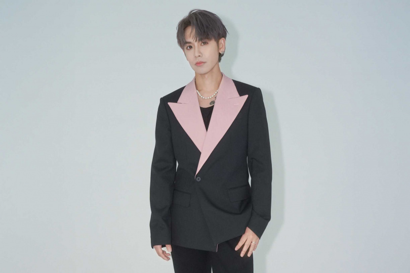 鼓鼓將與畢書盡一同演出。(圖/WePlay線上桌遊吧提供)