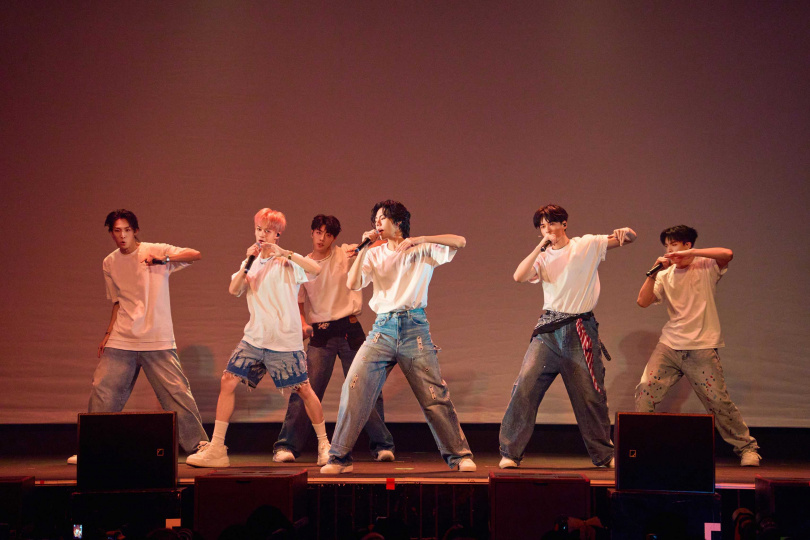 Ozon演出大獲好評的組曲。（圖／索尼音樂提供）