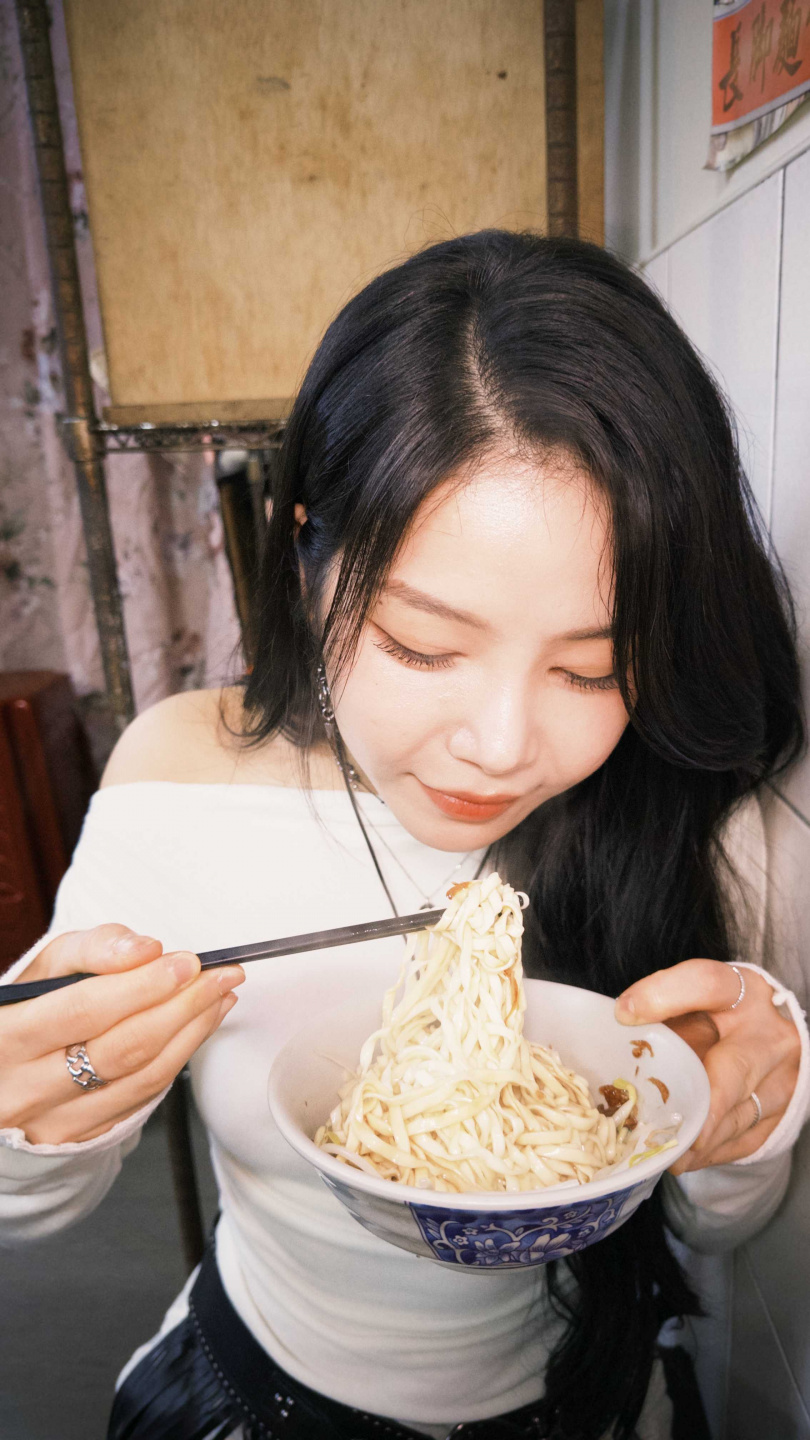 頌樂大讚基隆美食超美味。（圖／豆比登工作室提供）