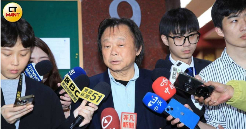 立法委員王世堅（圖）批評媒體人「被火車撞」言論語驚四座。（圖／周志龍攝）