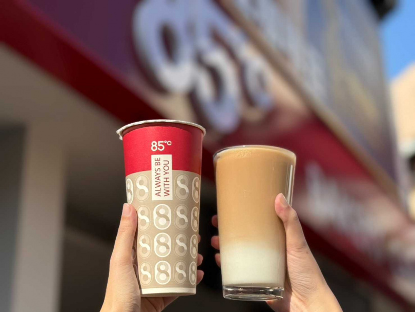 2/3開工日，85℃紅茶拿鐵、慢熟奶茶、學習伯牙享買2送1。（圖／85℃提供）