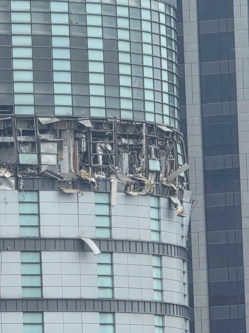 台中新光三越12樓發生氣爆。（圖／爆料公社臉書）