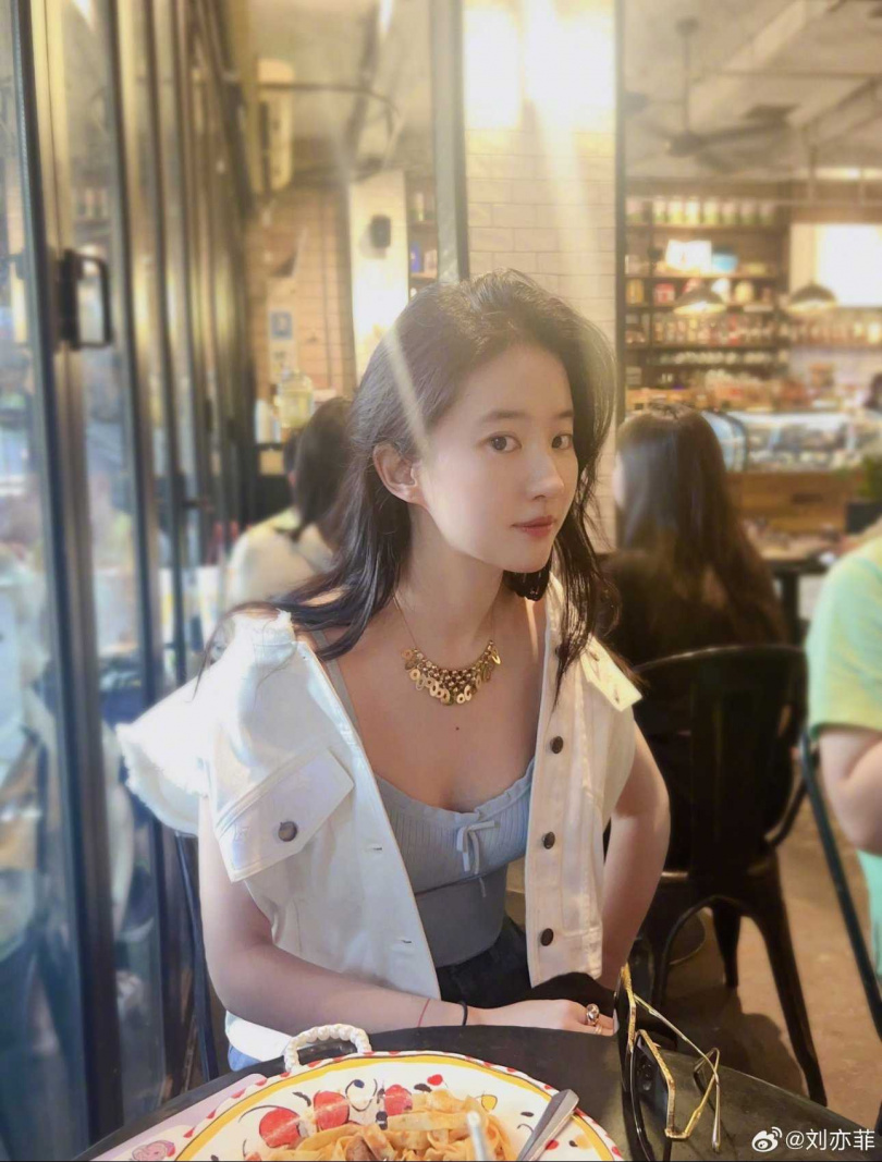 （圖／取自劉亦菲微博）