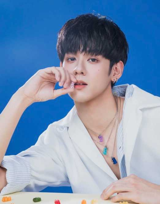 洪暐哲除了是偶像,現在也挑戰當演員。(圖/翻攝自洪暐哲IG)