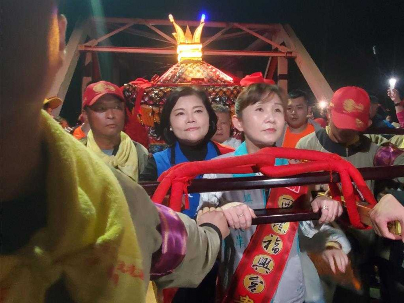 最後廖秋萍卡C位成功，張麗善退到後方，顏清標則被擠到最後方。（圖／中國時報周麗蘭攝）