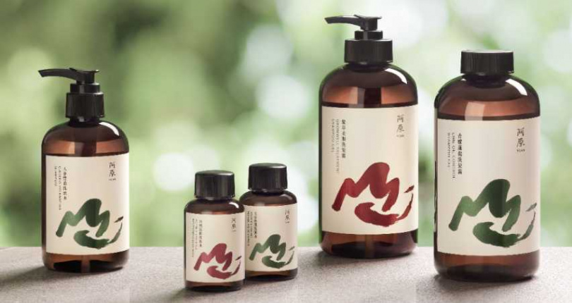 阿原 山茶淨涼洗頭水 250ml/880元、山茶清舒洗澡水 250mL/880元(圖/品牌提供