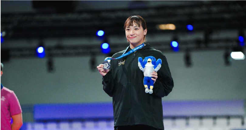 金怡君首次參加世大運,就踢下銀牌,期待兩年後再挑戰。(圖/大專體總提供)