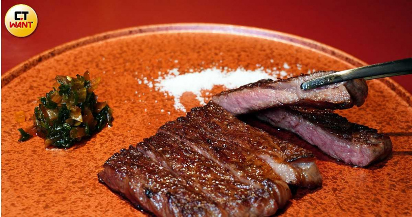 「百月經產黑毛和牛」是為追求油脂香氣之外更喜愛肉味的老饕所推出。（1,280～2,680元，圖／魏妤靜攝）