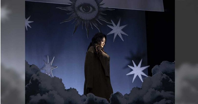 家家在MV中一人分飾兩角。（圖／相信音樂提供）