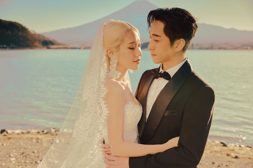 陳漢典、Lulu首度曝光富士山河口湖拍攝的婚紗照。(圖/天地合娛樂提供)