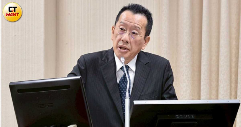 國防部長顧立雄（圖）已進駐空軍司令部掌握全盤狀況，要求全力動員搜救。（圖／黃耀徵攝）