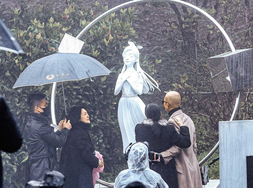 日前S家人與多位星友齊聚金寶山，出席大S紀念雕像揭幕儀式。（圖／報系資料照）