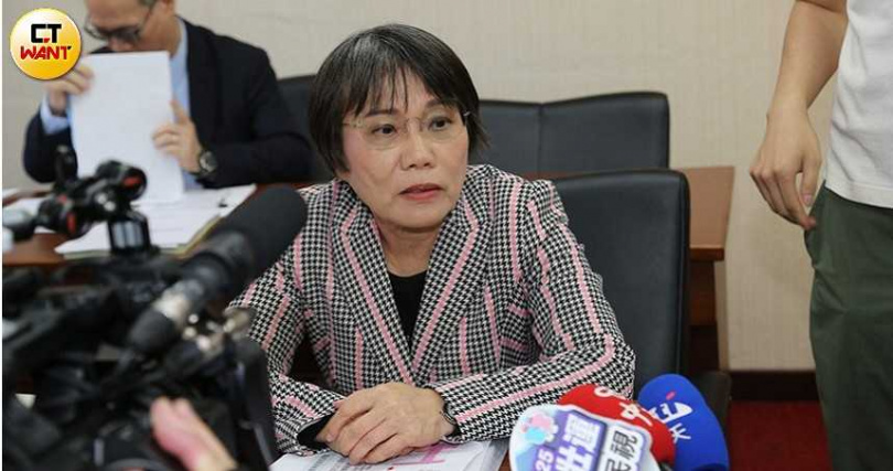 內政部長劉世芳認為「2050淨零碳排」要落實，建築工地的工地主任是靈魂人物。（圖／黃鵬杰攝）