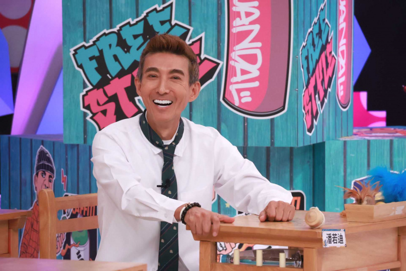 潘若迪上課被學生抓私密處。（圖／中天提供）