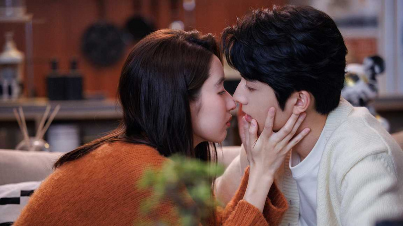 張新成認為與王玉雯拍親密戲不會尷尬。(圖/中天娛樂台提供)